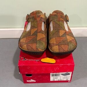 Alegria style ALG-7636 Classic  Multi-Color  Geometric Slip-On Clog 39